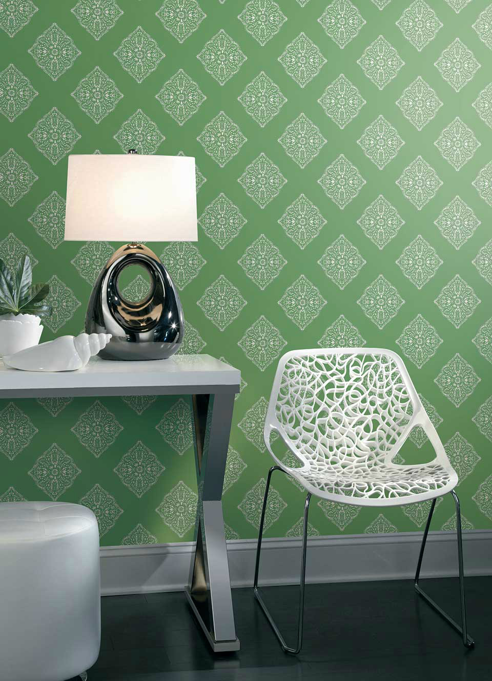 Listrados, florais e geométricos: os papeis de parede que estão em alta na decoração!