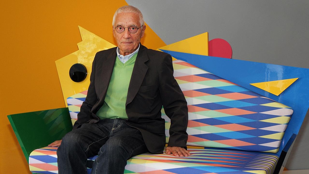 O designer italiano Alessandro Mendini, que assina a criação artística da coleção Carmen.
